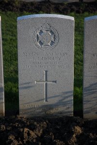 Lijssenthoek Military Cemetery - Holley, T J