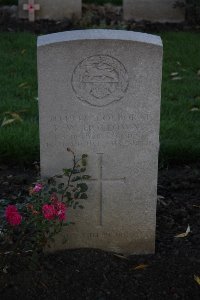 Lijssenthoek Military Cemetery - Holloway, Raymond William