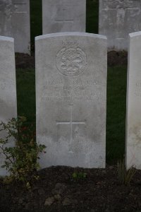 Lijssenthoek Military Cemetery - Holmes, Ernest