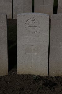 Lijssenthoek Military Cemetery - Holmes, E