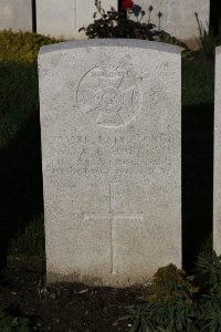 Lijssenthoek Military Cemetery - Holt, A E