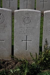Lijssenthoek Military Cemetery - Hood, The Rev. Charles Ivo Sinclair