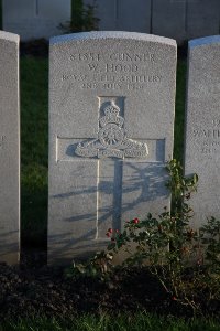 Lijssenthoek Military Cemetery - Hood, W