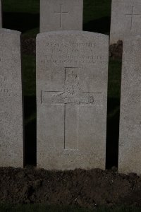 Lijssenthoek Military Cemetery - Hoskins, John William