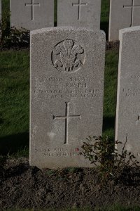 Lijssenthoek Military Cemetery - Howell, A E