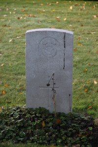 Lijssenthoek Military Cemetery - Hughes, D W