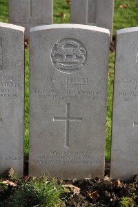 Lijssenthoek Military Cemetery - Hunt, E J
