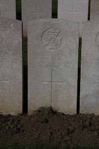 Lijssenthoek Military Cemetery - Hunt, J H