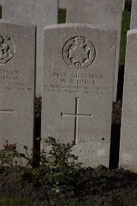 Lijssenthoek Military Cemetery - Hunt, William Russell