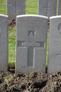 Lijssenthoek Military Cemetery - Hunter, Archibald James