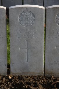 Lijssenthoek Military Cemetery - Hunter, E W