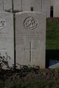 Lijssenthoek Military Cemetery - Hunter, Robert John