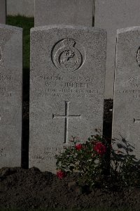 Lijssenthoek Military Cemetery - Hurrell, W F