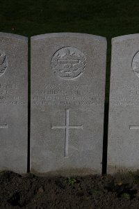 Lijssenthoek Military Cemetery - Hussell, Archibald Dennis
