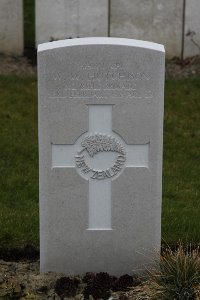 Lijssenthoek Military Cemetery - Hutchison, William Watson