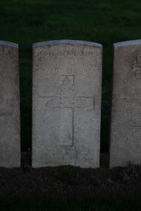 Lijssenthoek Military Cemetery - Hutt, James John