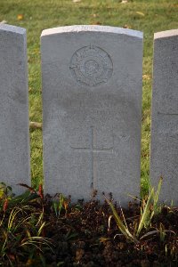 Lijssenthoek Military Cemetery - Hyland, Thomas