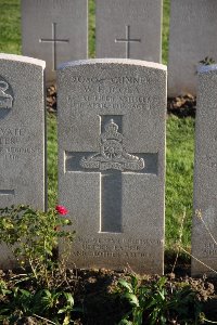 Lijssenthoek Military Cemetery - Igoea, W E
