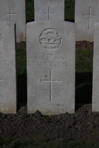 Lijssenthoek Military Cemetery - Irons, Walter