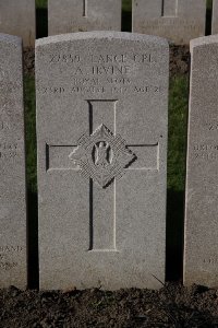 Lijssenthoek Military Cemetery - Irvine, Andrew
