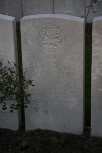 Lijssenthoek Military Cemetery - Ivett, Frederick
