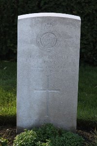 Lijssenthoek Military Cemetery - James, F
