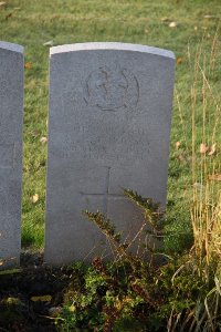 Lijssenthoek Military Cemetery - Janowsky, W G