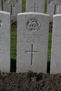 Lijssenthoek Military Cemetery - Jenner, L E