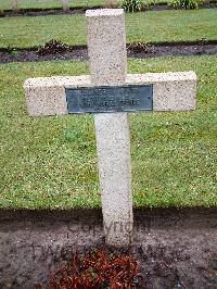 Lijssenthoek Military Cemetery - Joannes, Justin