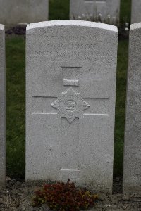 Lijssenthoek Military Cemetery - Johnson, Clement