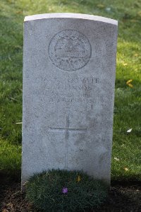 Lijssenthoek Military Cemetery - Johnson, G