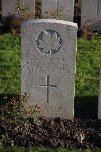 Lijssenthoek Military Cemetery - Johnstone, David Dick