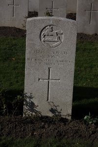 Lijssenthoek Military Cemetery - Jones, A