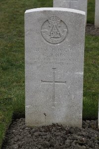 Lijssenthoek Military Cemetery - Jones, G