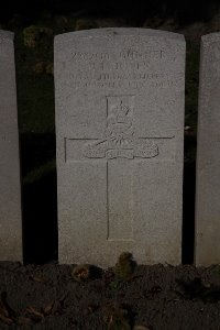 Lijssenthoek Military Cemetery - Jones, John Llewellyn