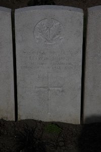 Lijssenthoek Military Cemetery - Jones, Lloyd