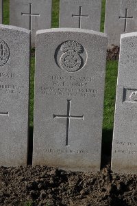 Lijssenthoek Military Cemetery - Jones, W T