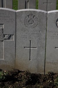 Lijssenthoek Military Cemetery - Kimber, G W