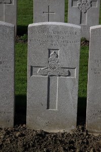 Lijssenthoek Military Cemetery - Kingswell, L