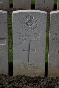 Lijssenthoek Military Cemetery - Kirkham, F W