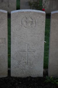 Lijssenthoek Military Cemetery - Kitchener, P J