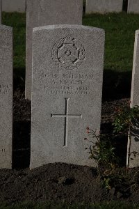 Lijssenthoek Military Cemetery - Knight, A
