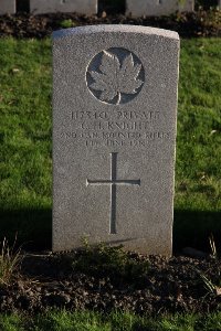 Lijssenthoek Military Cemetery - Knight, C H