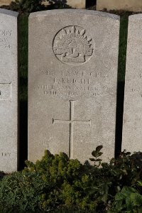 Lijssenthoek Military Cemetery - Knight, Lewis