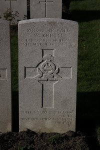Lijssenthoek Military Cemetery - Knight, W