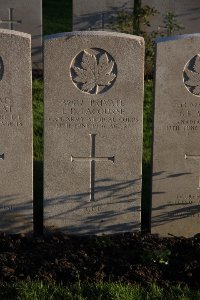 Lijssenthoek Military Cemetery - Lacourse, L D