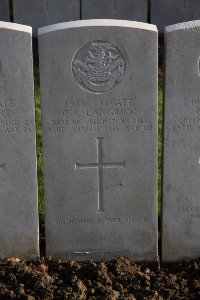 Lijssenthoek Military Cemetery - Langrick, Charles Linley
