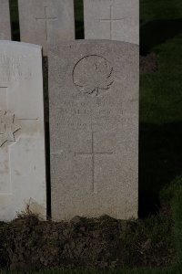 Lijssenthoek Military Cemetery - Laroche, William Henry