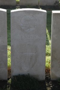 Lijssenthoek Military Cemetery - Larvin, P