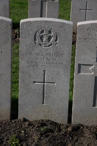 Lijssenthoek Military Cemetery - Leach, H